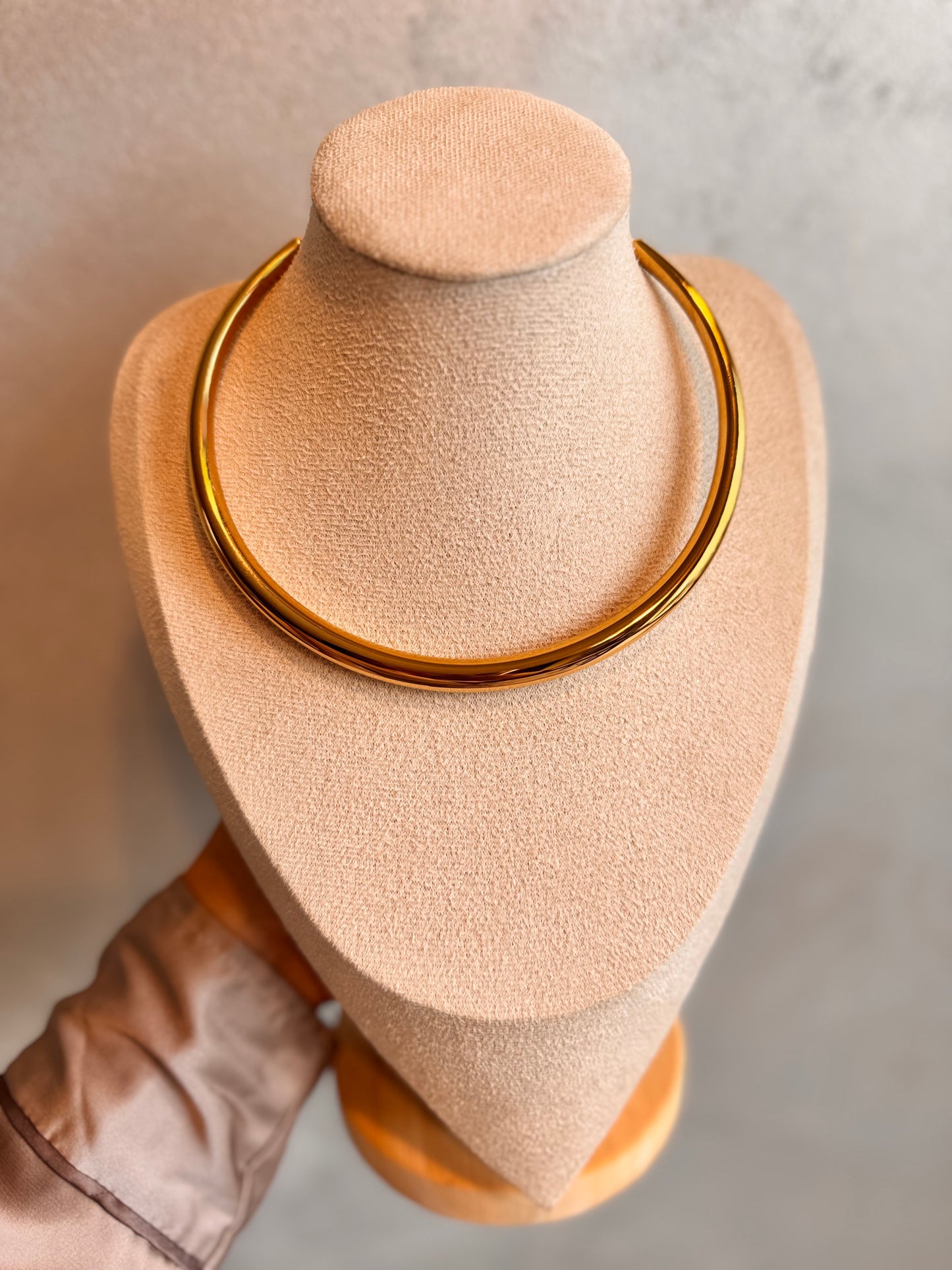 Collana rigida gold minimal